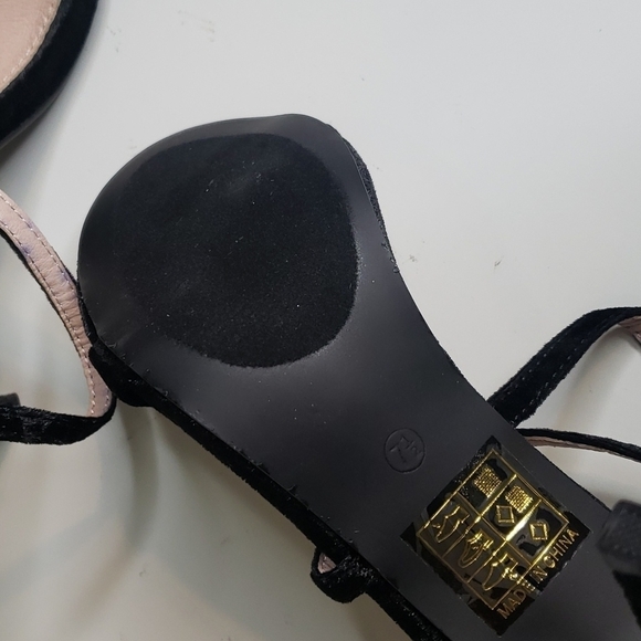 𝅺LOV Mark Open Toe Velvet Criss Cross Strap Heels - Picture 6 of 8